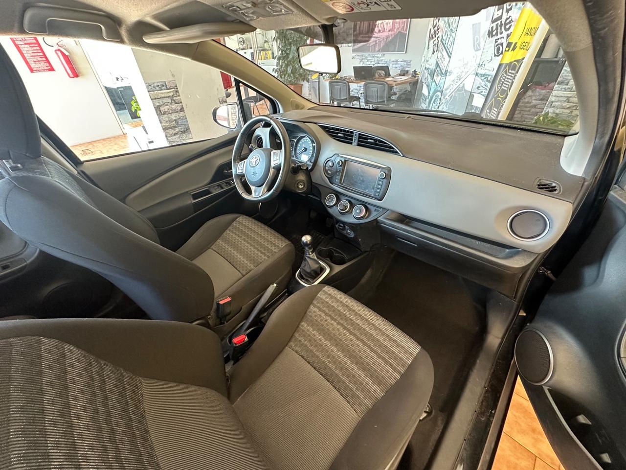 Toyota Yaris 1.0benz. Per neo patentati
