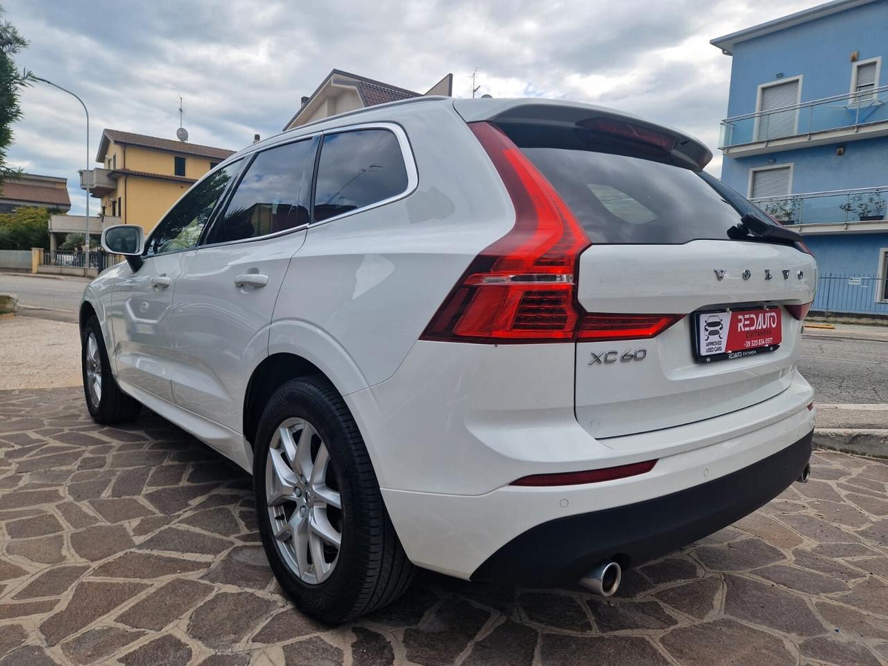 Volvo XC60 B4 (d) AWD Geartronic Business Plus