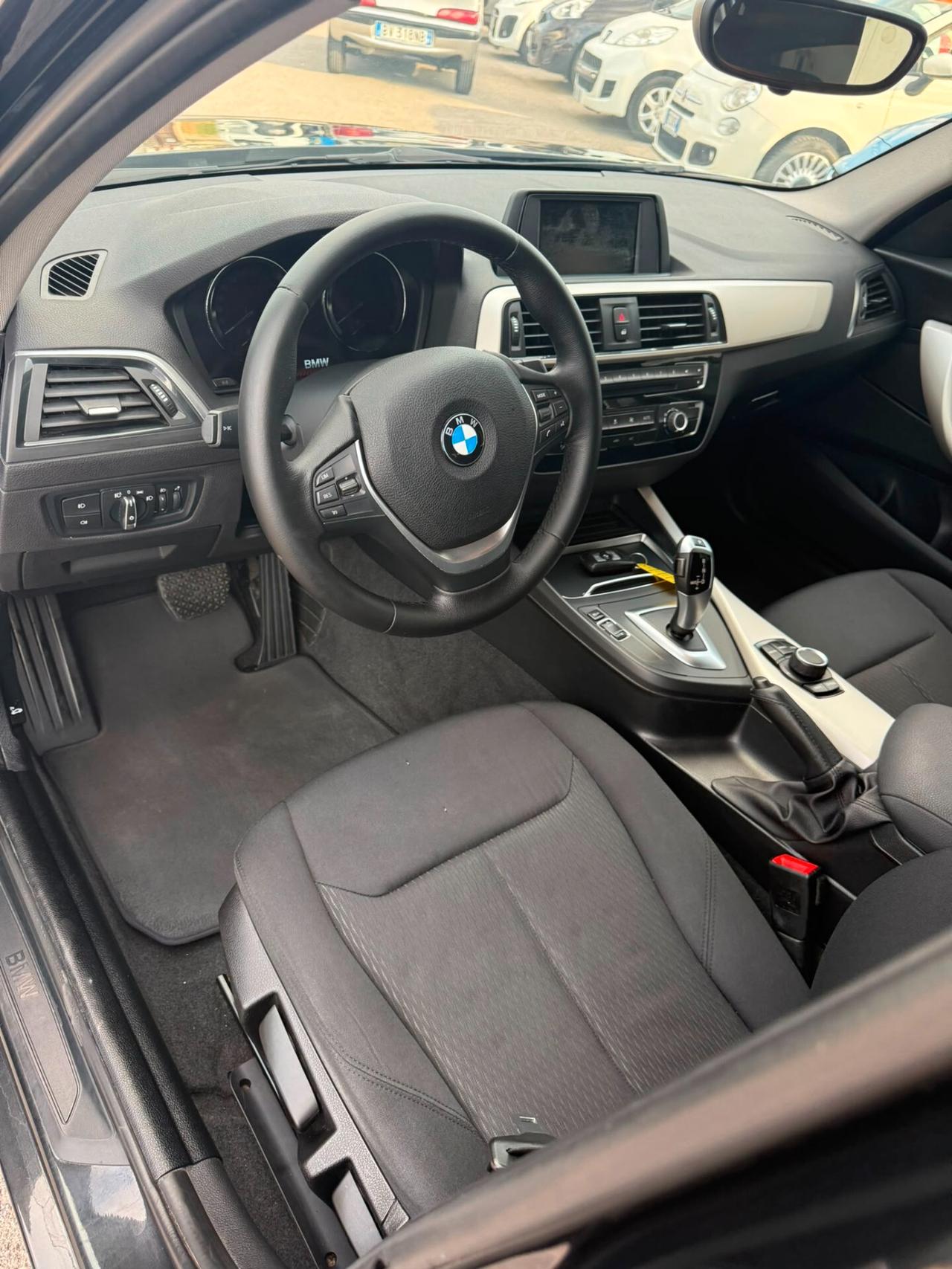 Bmw 116 116d 5p. Urban