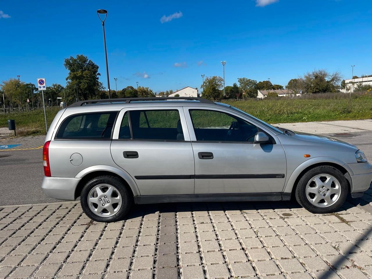 Opel Astra 1.6i 16V cat Station Wagon CDX