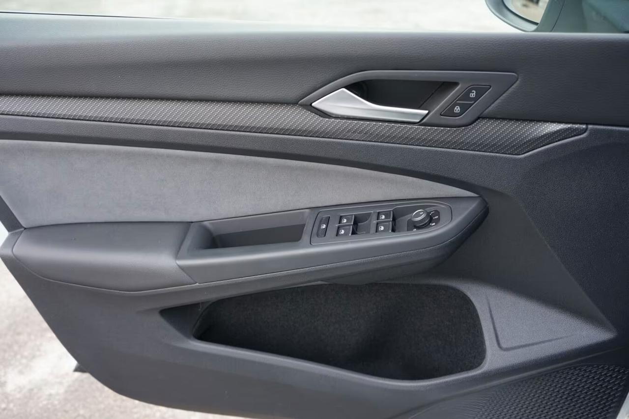 Volkswagen Golf 1.5 TSI R-Line