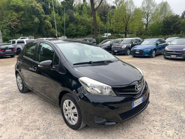 Toyota Yaris 1.0 Benzina - Neopatentati