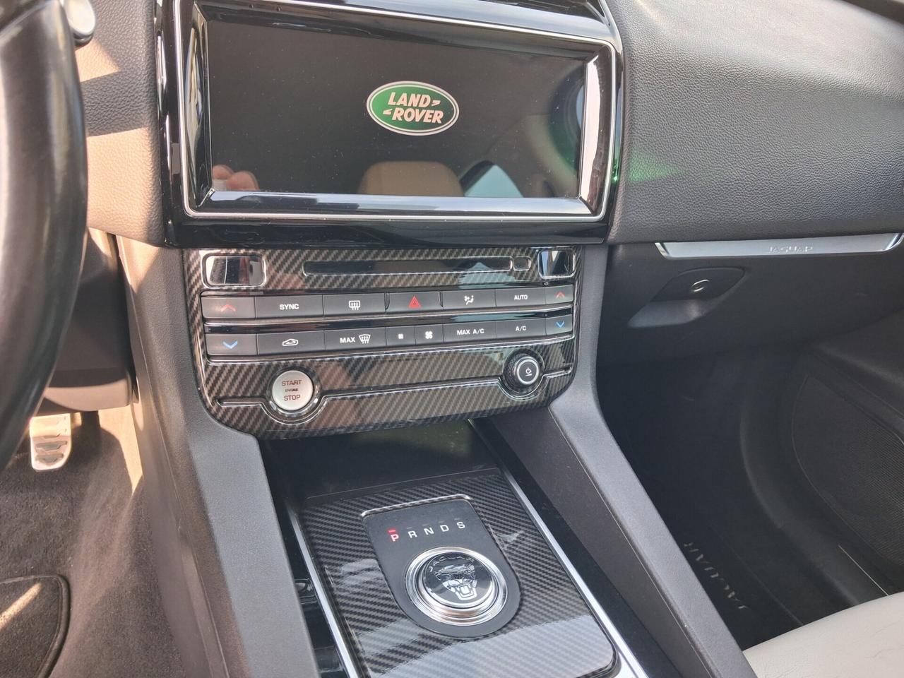 Jaguar F-Pace 2.0 D 180 CV R-Sport catena fatta tu