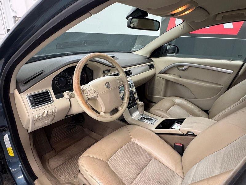 Volvo V70 V70 2.4 d5 Summum 185cv