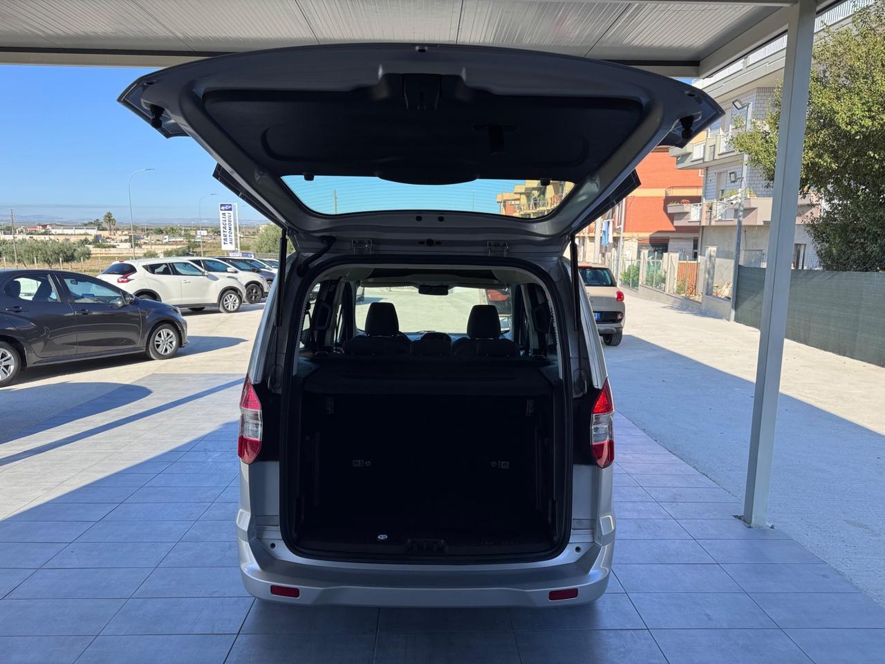 Ford Tourneo Courier 1.5 TDCI 95 CV Plus