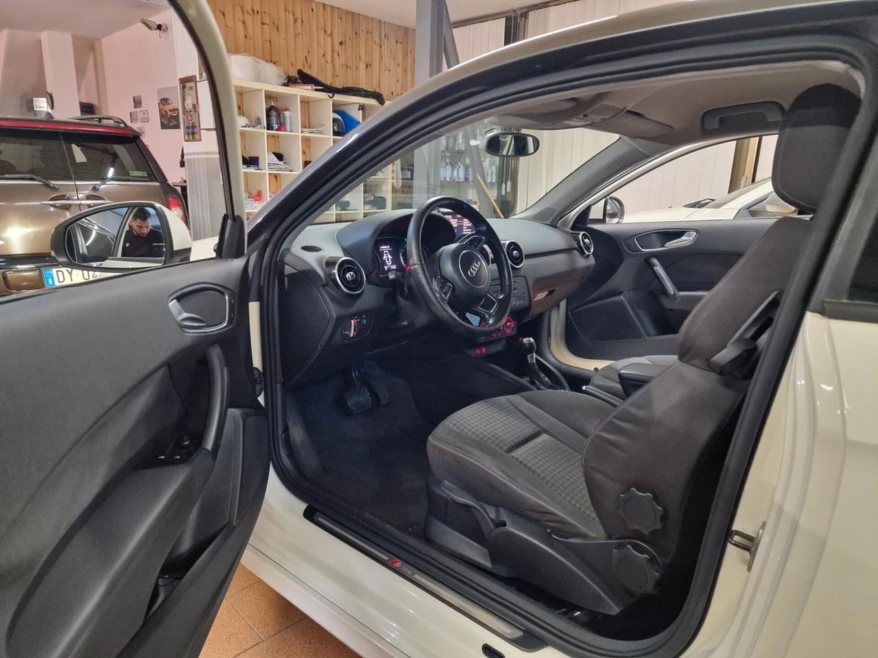 Audi A1 1.4 TFSI S tronic Ambition sline ok neopatentatiAudi A1 1.4 TFSI S tronic Ambition sline ok neopatentati