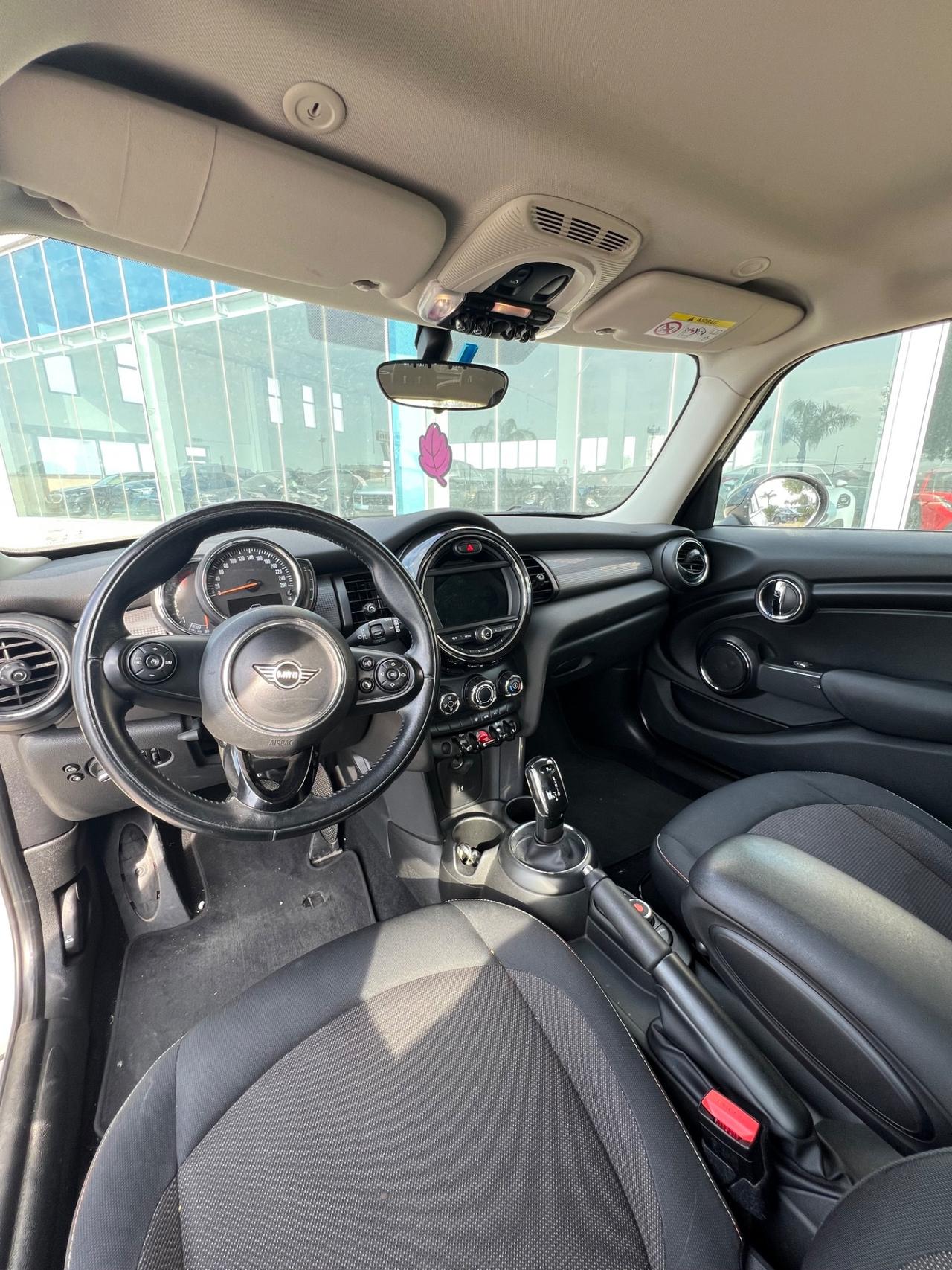 Mini 1.5 Cooper D Business