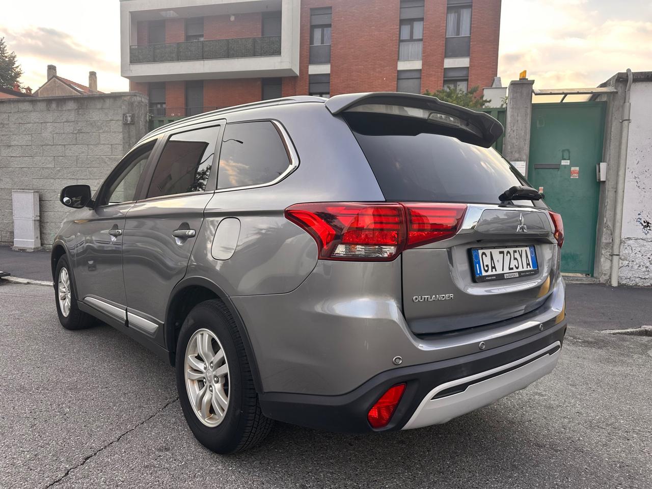 Mitsubishi Outlander 2.0 2WD GPL Bi-fuel Intense SDA