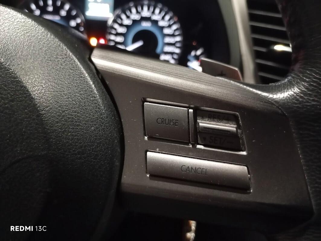 Subaru Legacy del 2013 GPL 2033 GANCIO TRAINO THULE