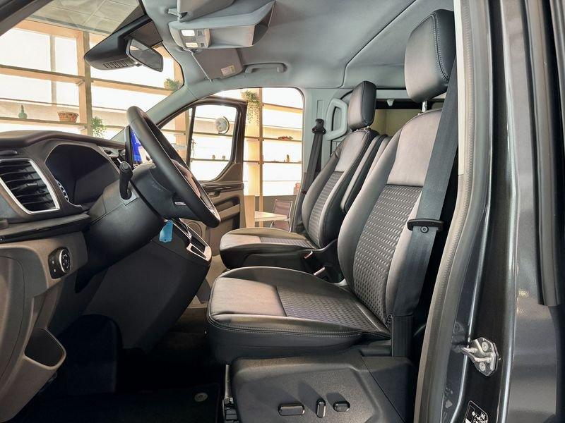 Ford Tourneo Custom 320 2.0 EcoBlue 170CV aut. PC Sport . Il prezzo è iva esclusa