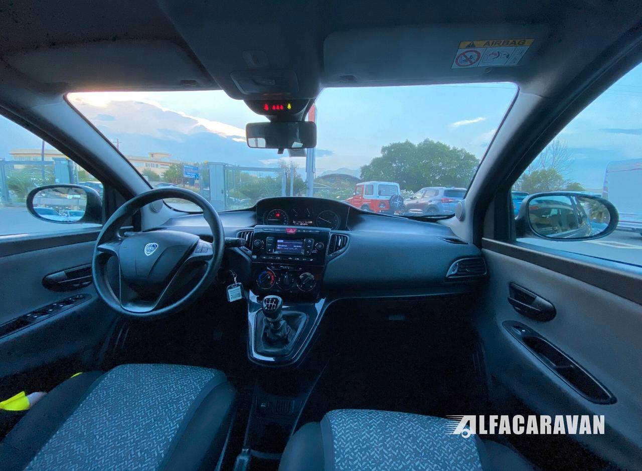 Lancia Ypsilon 1.0 firefly hybrid Gold