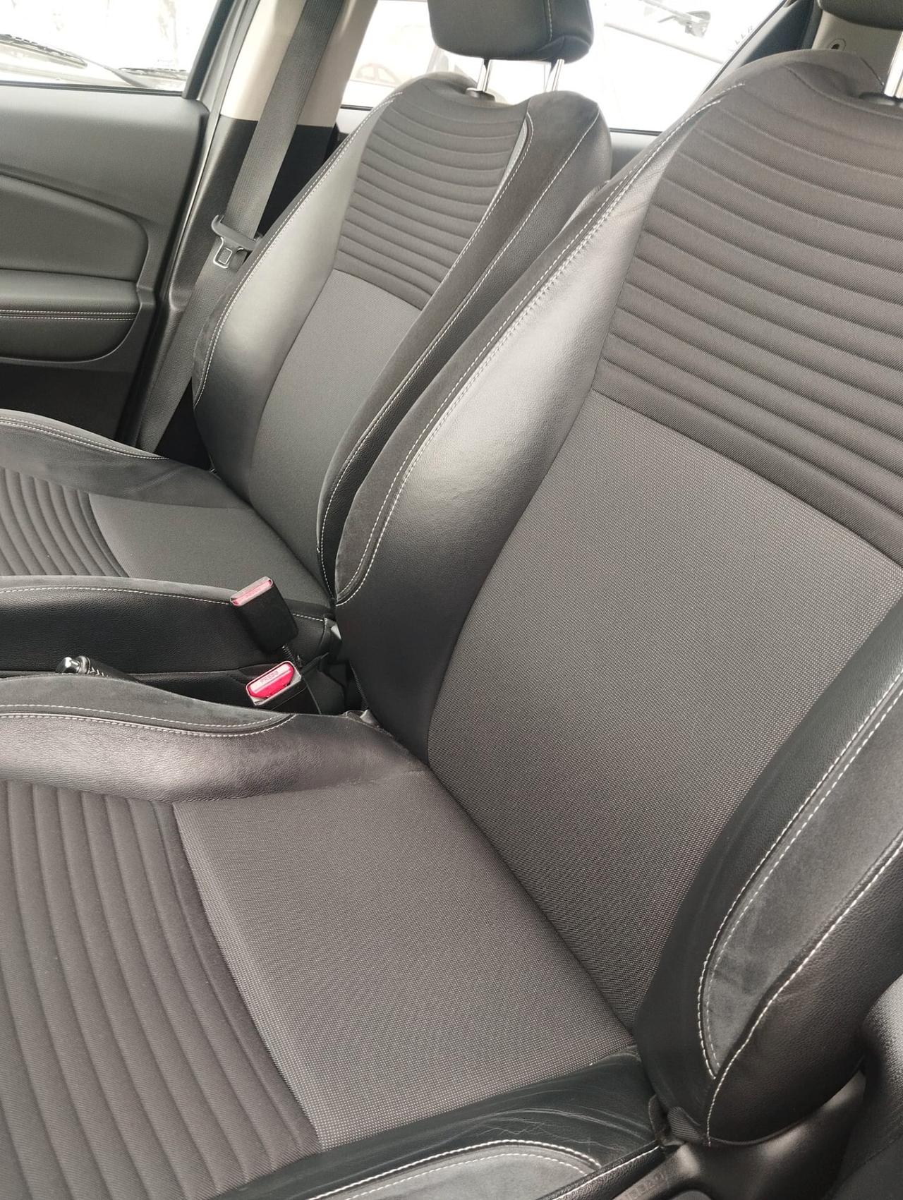 Toyota Yaris 1.4 D-4D 5 porte Lounge
