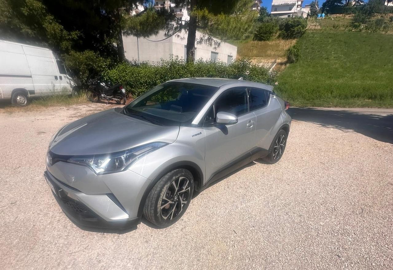 Toyota C-HR 1.8 Hybrid E-CVT Style+