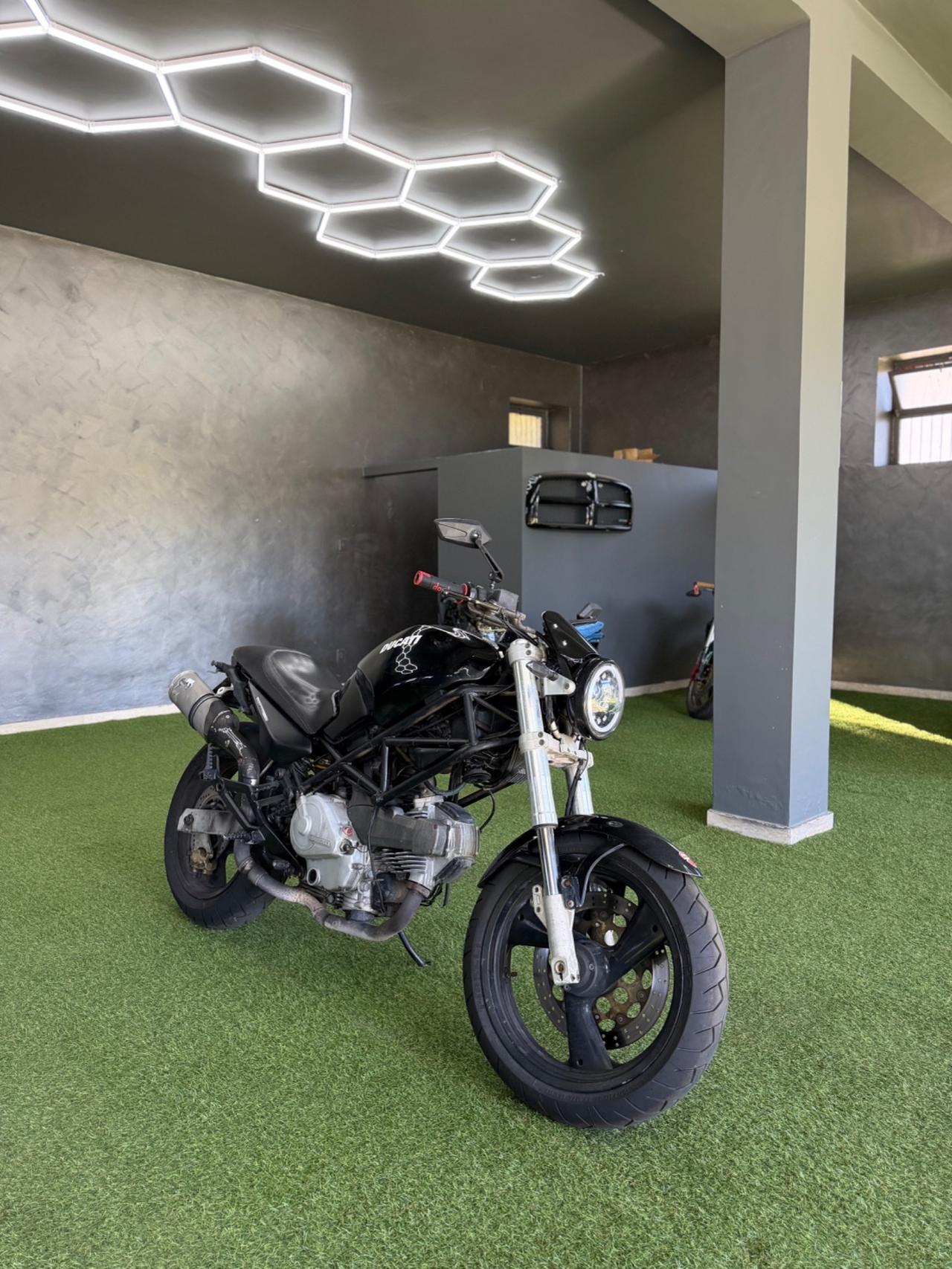 Ducati Monster 600 Iscritto ASI