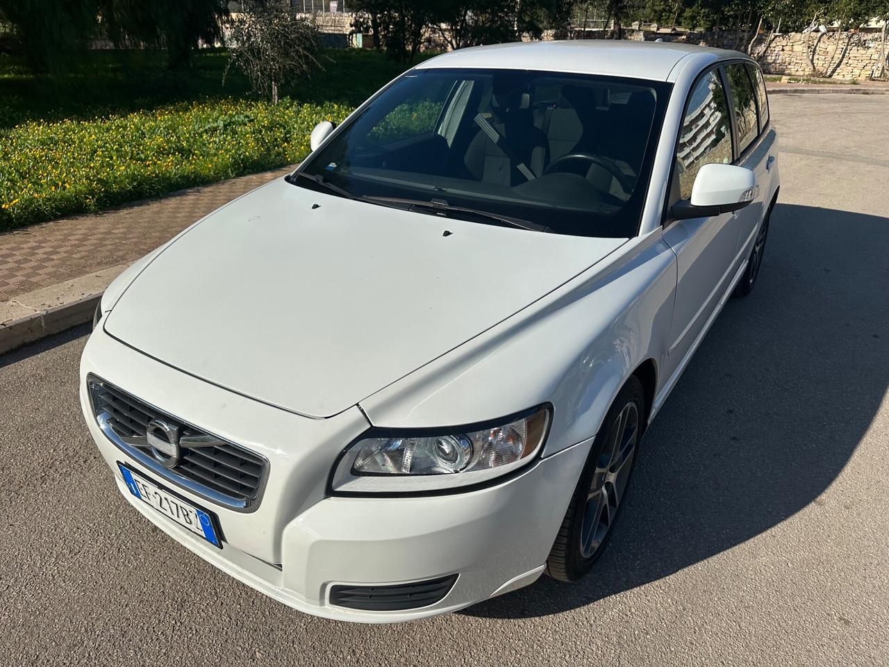 Volvo V50 1.6 DIESEL 2011 - CERCHI IN LEGA