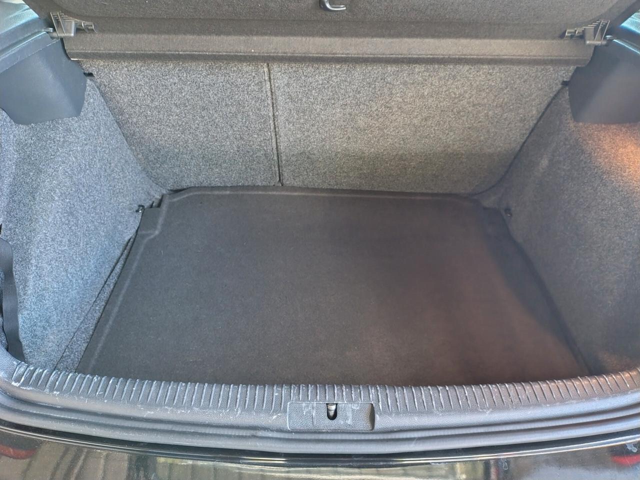 Volkswagen Golf Business 1.6 TDI 5p. Highline