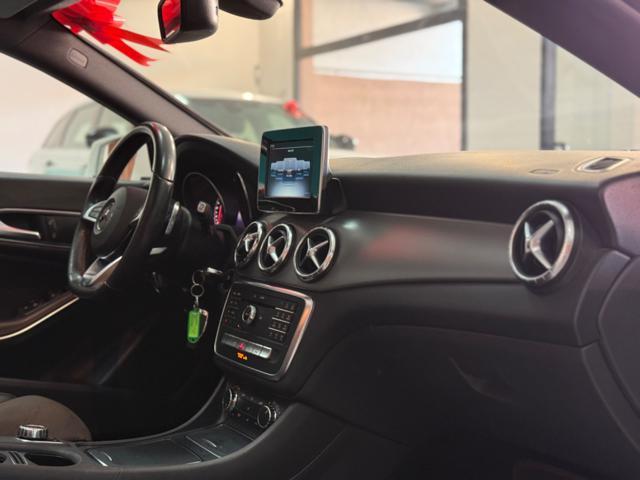 MERCEDES-BENZ CLA 200 4Matic Auto Premium*TETTO*PELLE*NAVI