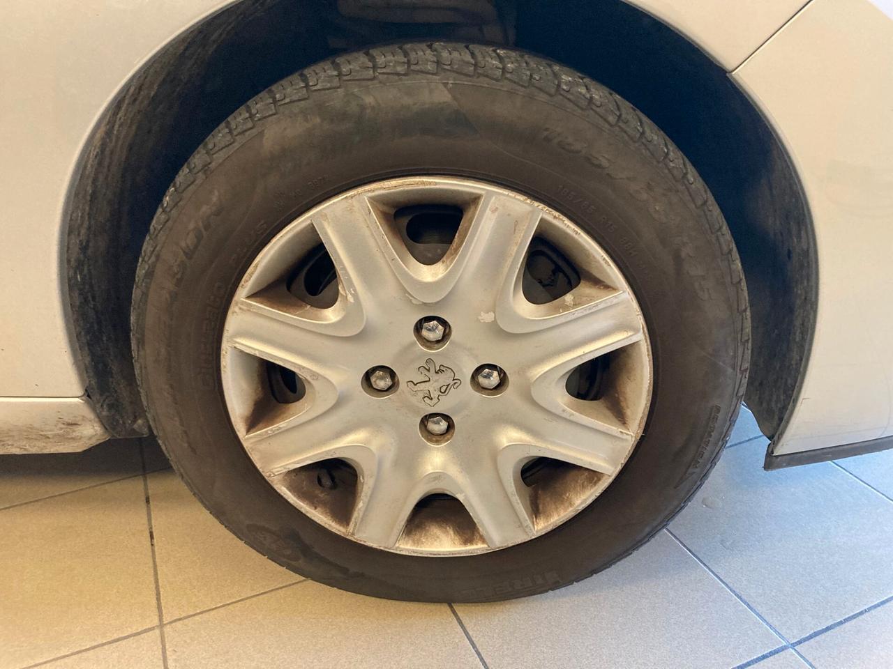 Peugeot 207 1.6 8V HDi 93CV SW X Line