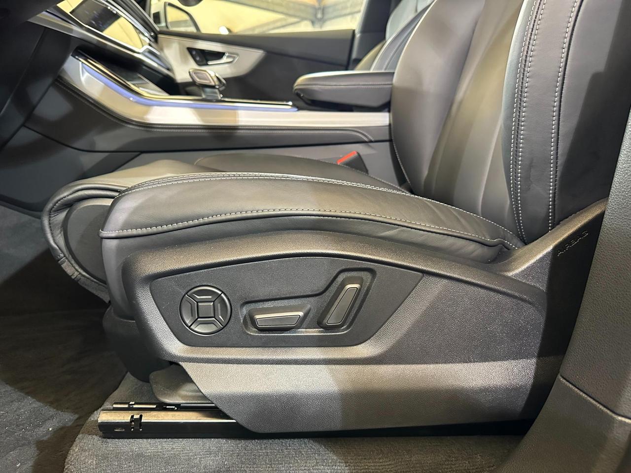 Audi Q8 55 3.0 TFSI MHEV Sport S-LINE Quattro Tiptronic"FARI MATRIX"