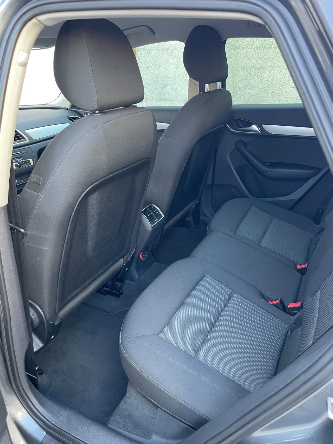 Audi Q3 RESTAYLING 2.0 TDI 120 CV Sport Full bixenon LED navigatore ecc dal nord Italia