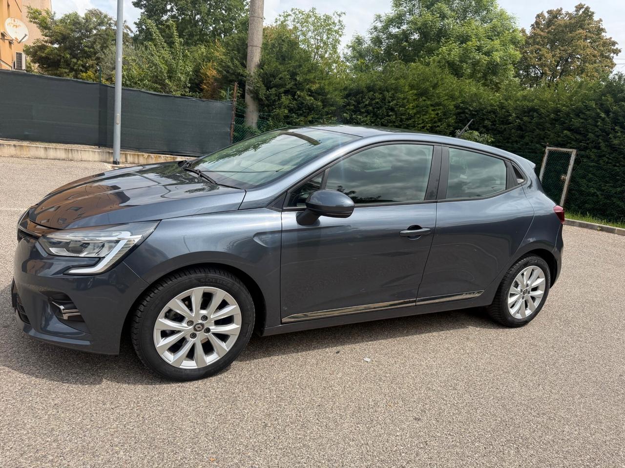 Renault Clio 1.5 dci - NAV. - NEOPATENTATI - 12 MESI DI GARANZIA -