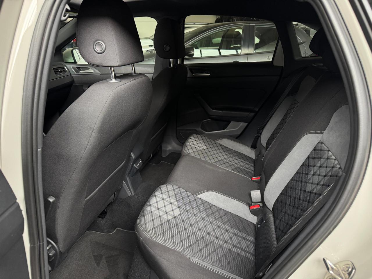 Volkswagen Taigo 1.0 tsi R-Line 110cv dsg TETTO APRIBILE