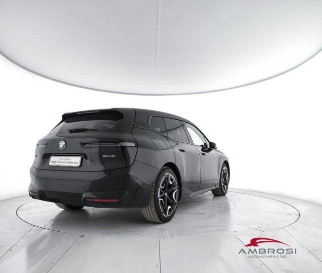 BMW iX xdrive50 pacchetto sportivo