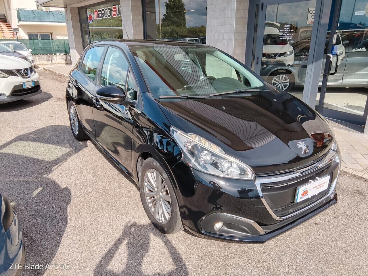 Peugeot 208 1.2 benzina Neopatentati