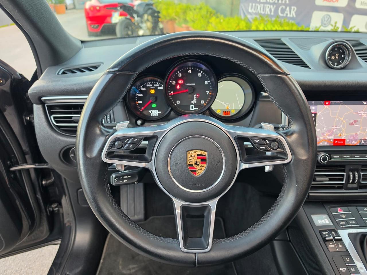 Porsche Macan FULL TETTO PASM
