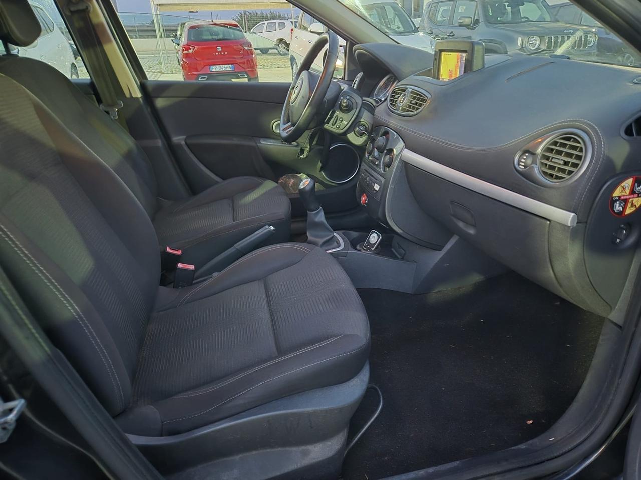 Renault Clio 1.2 16V 5 porte Luxe NAVIGATORE