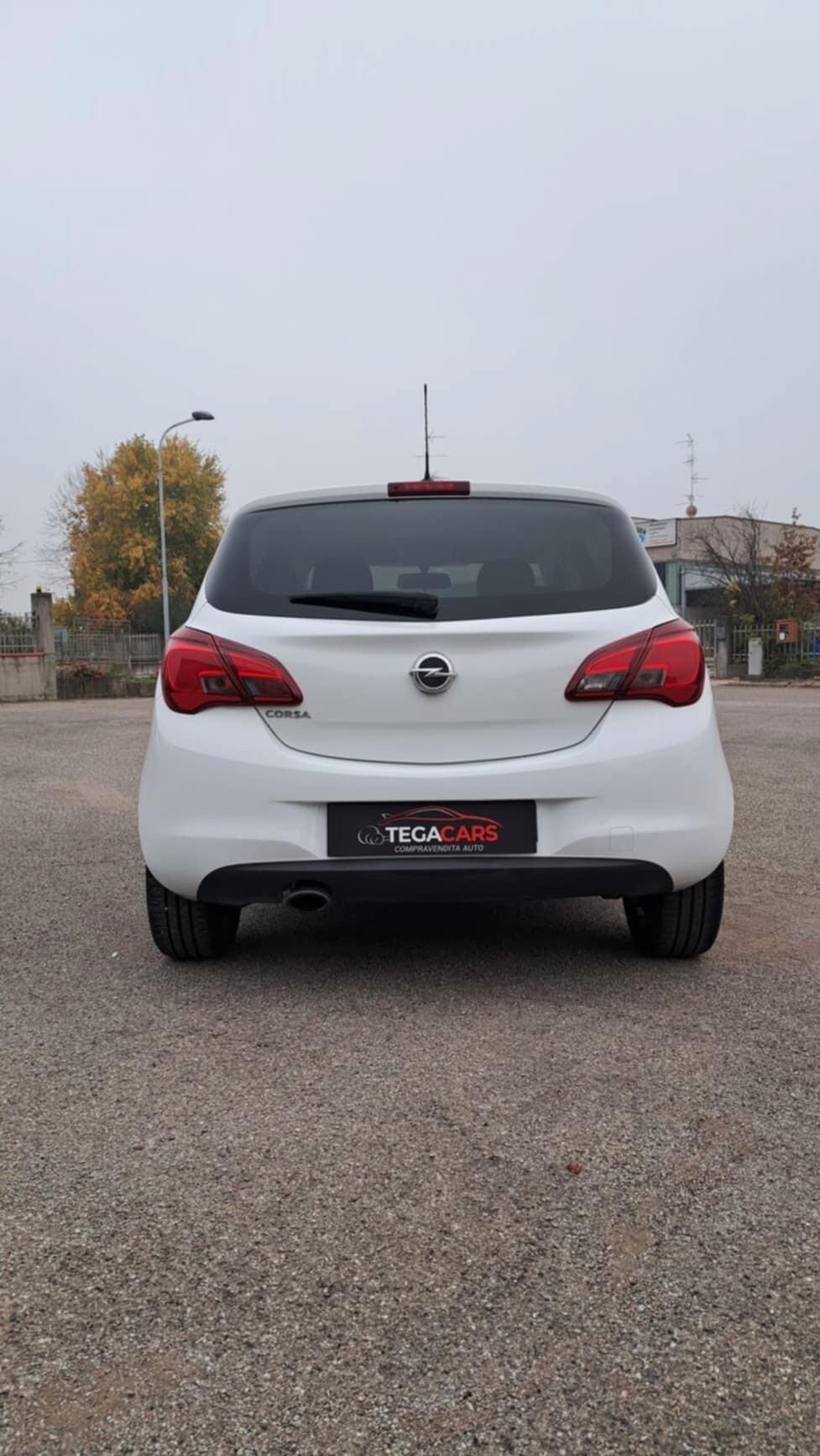 Opel Corsa 1.2 5 porte