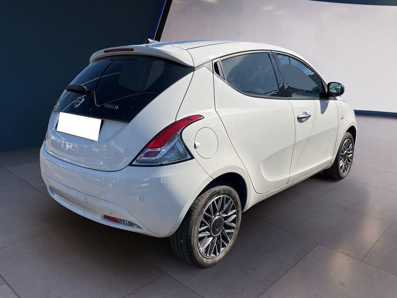 Lancia Ypsilon III 2021 1.0 firefly hybrid Gold s&s 70cv