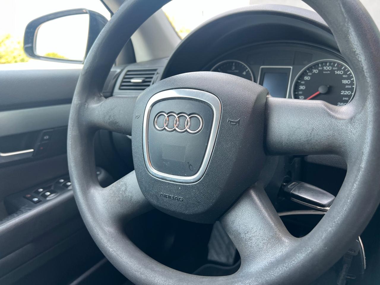 AUDI A4 1.9 TDI 115CV