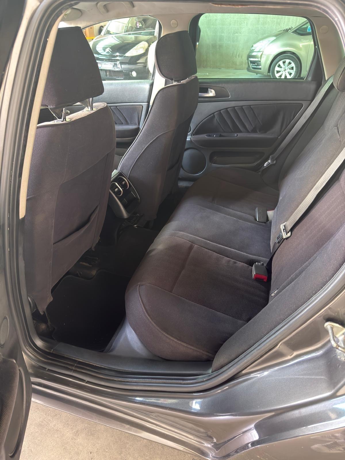 Alfa Romeo 159 1.9 JTDm 16V Sportwagon Distinctive