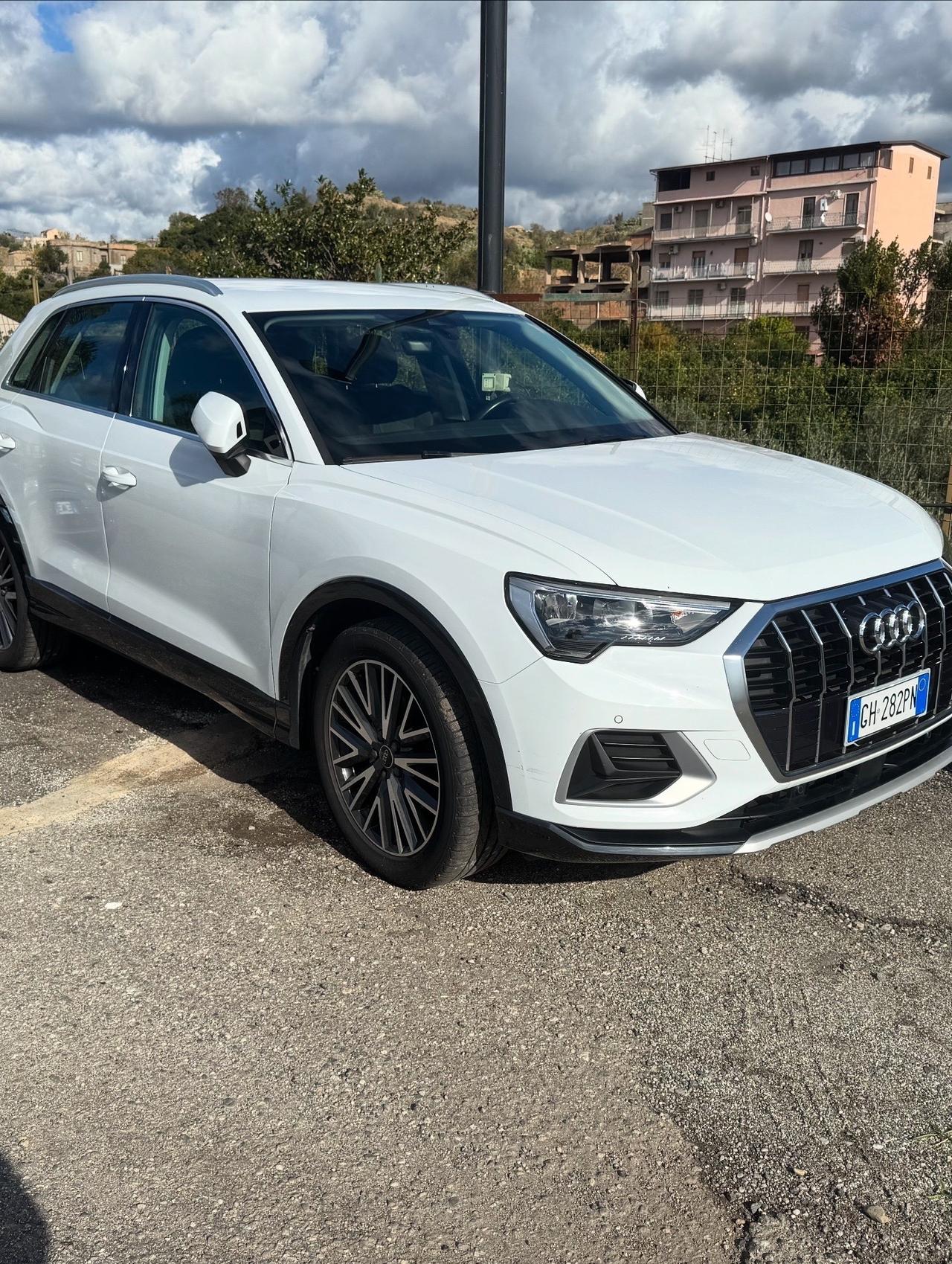 Audi Q3 35 TDI S tronic Business Advanced