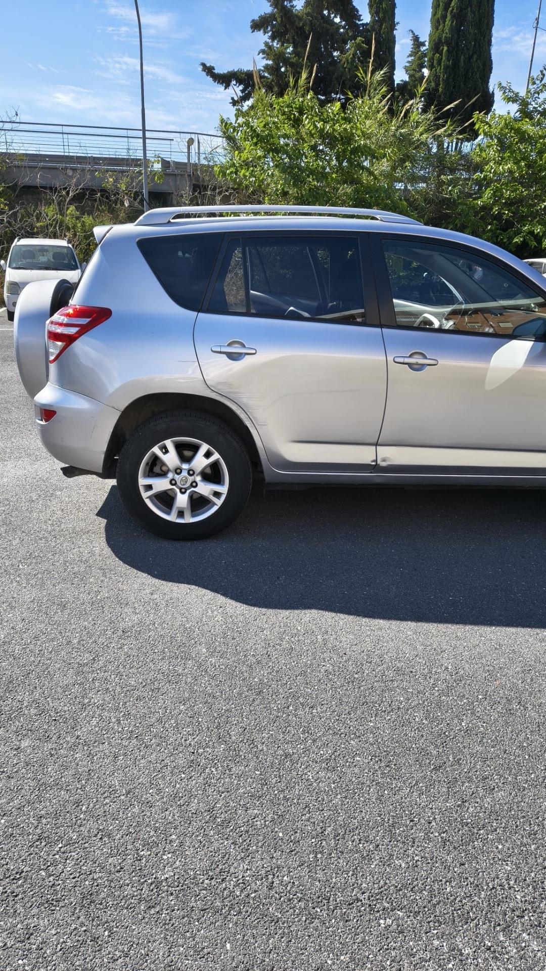 Toyota RAV 4 RAV4 Crossover 2.2 D-4D 150 CV DPF Luxury