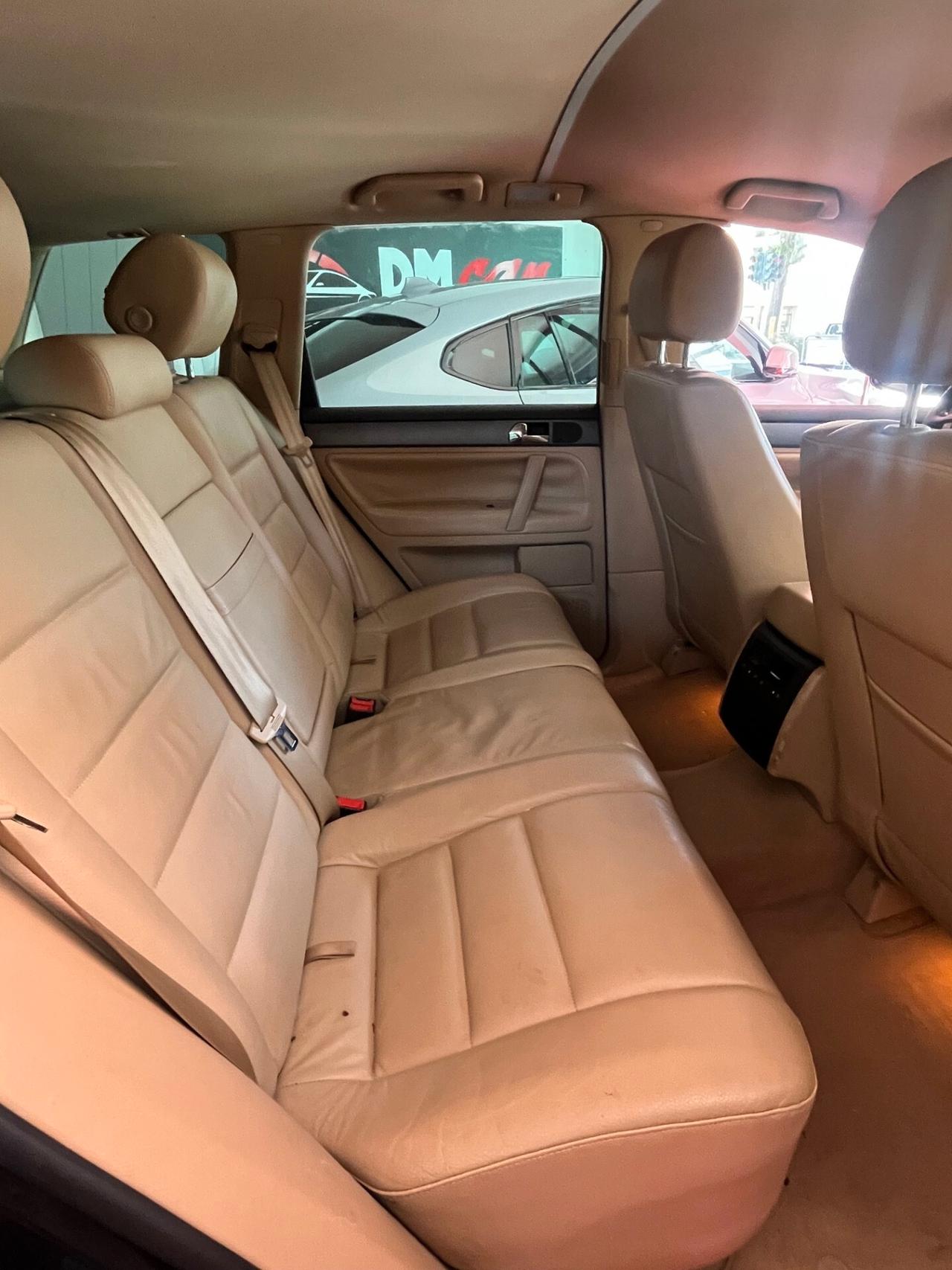 VOLKSWAGEN TOUAREG EXCLUSIVE 2.5 4X4 TDI RS PELLE TOTALE CERCHI DA 18
