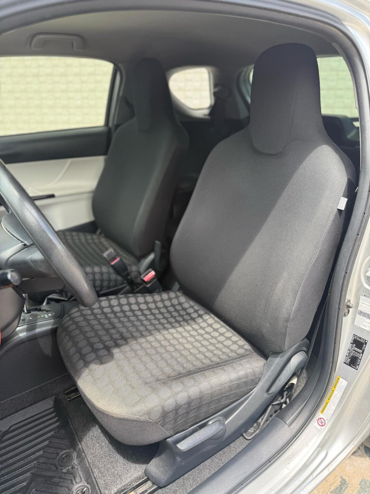 Toyota iQ 1.0 CVT Lounge