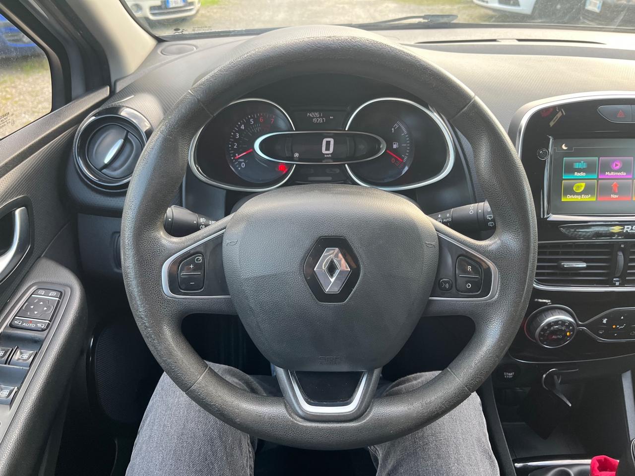Renault Clio TCe 12V 90 CV 5 porte Moschino Intens