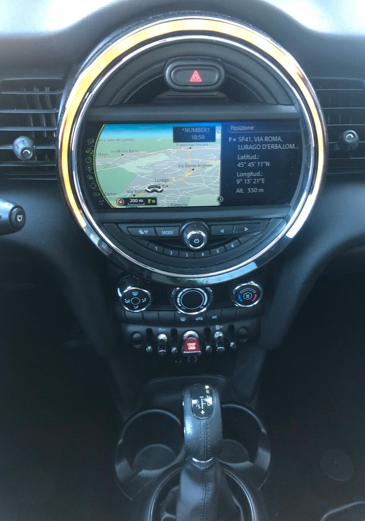 Mini Cooper D 5porte 1.5 Business auto tetto panoramico apribile