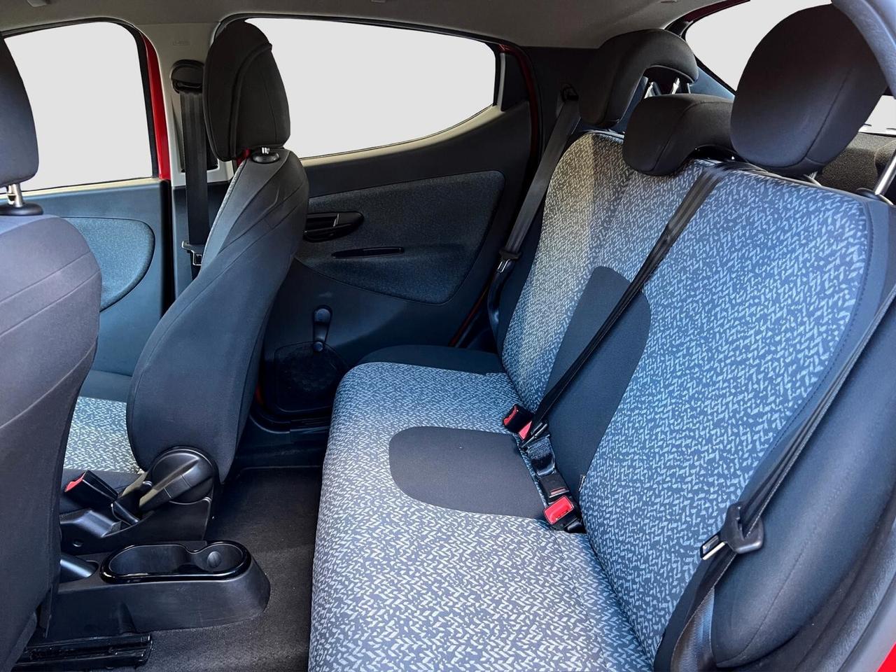 Lancia Ypsilon 1.0 FireFly 5 porte S&S Hybrid Ecochic Silver