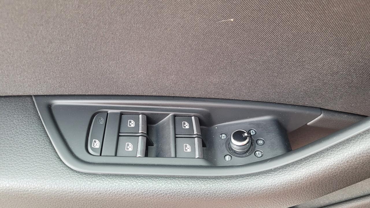 Audi A4 Avant 30 TDI S tronic Business