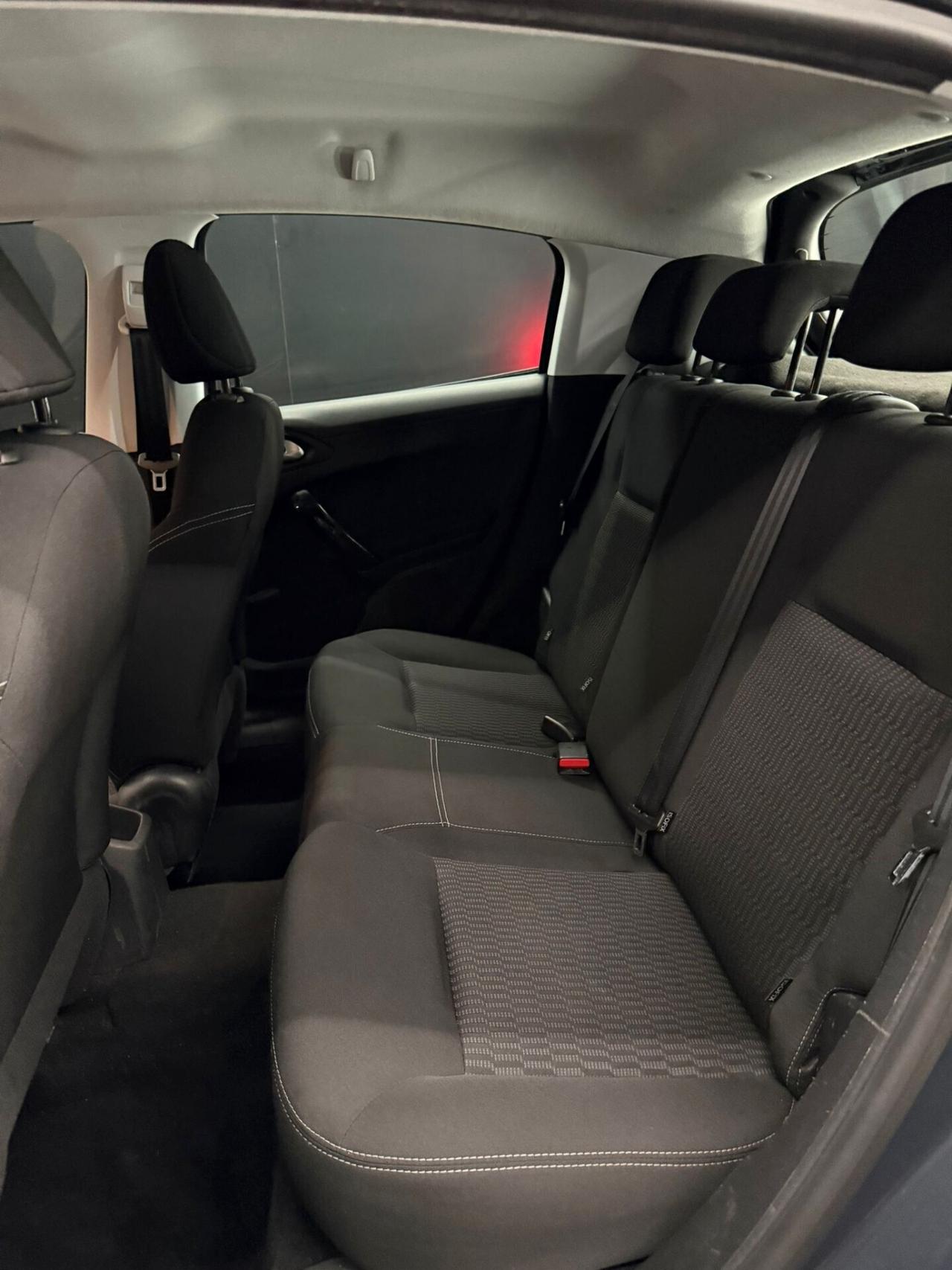 Peugeot 208 1.2 PureTech 82 5p. Allure