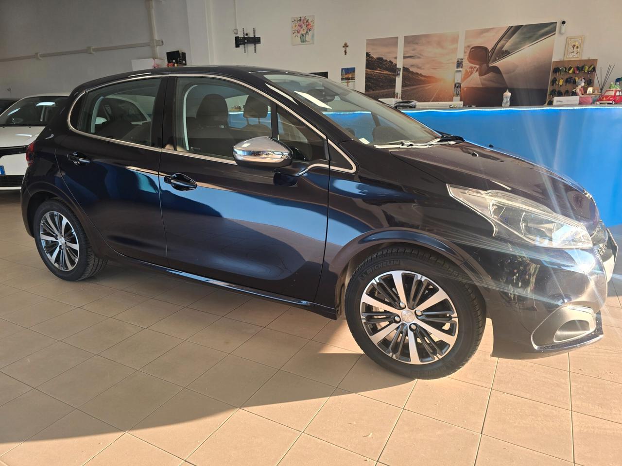 Peugeot 208 PureTech 82 5 porte Allure
