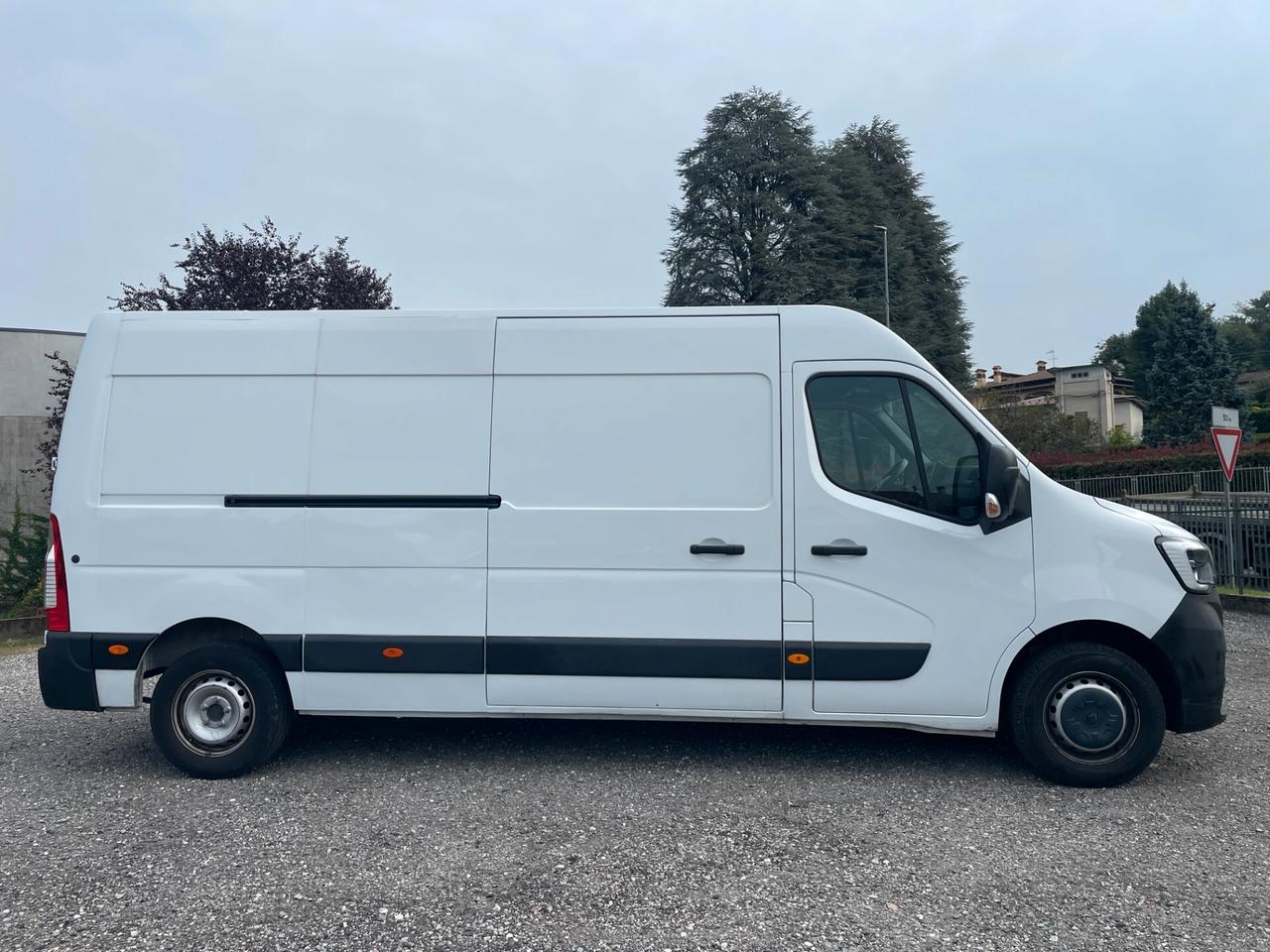 Renault Master T35 2.3 Energy dci 136 cv L3H2