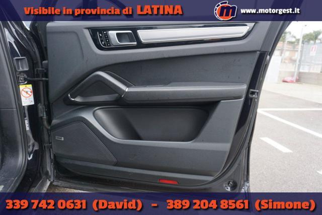 PORSCHE Cayenne 3.0 V6 IVA ESPOSTA