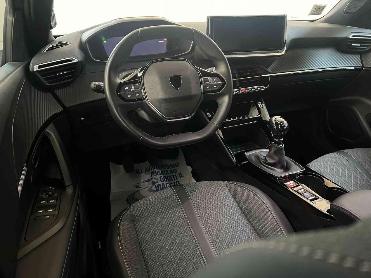 Peugeot 2008 PureTech 100 S&S Allure CarPlay/Led