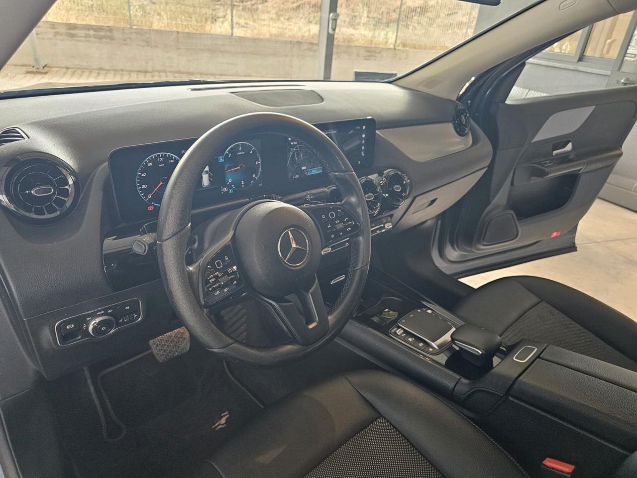 MERCEDES GLA 180 MERCEDES CDI BUSINESS 09/2020