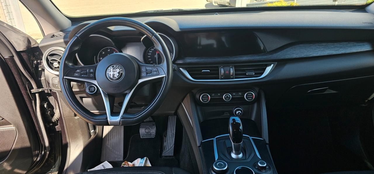 Alfa Romeo Stelvio 2.2 Turbodiesel 160 CV AT8 RWD Sport-Tech