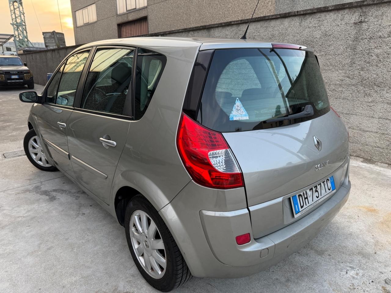 Renault Scénic 1.6 benzina euro4 spaziosa neopatentati